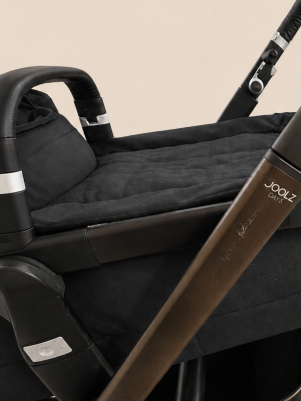Refurbished Joolz Day 3 Combi Kinderwagen Zwart op Brons