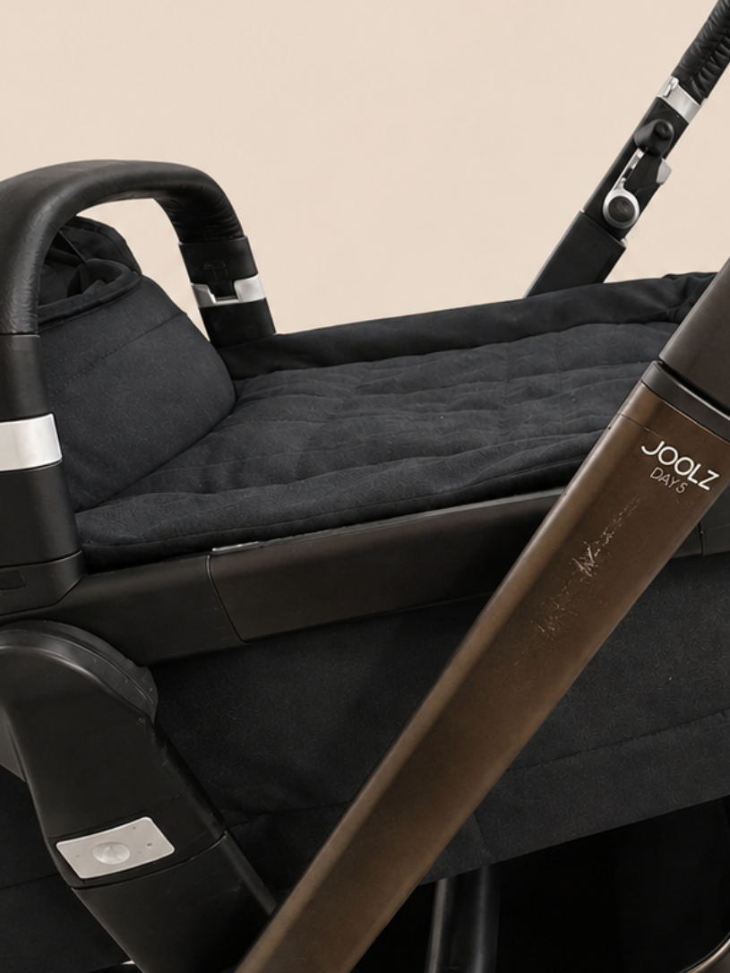 Refurbished Joolz Day 3 Combi Kinderwagen Zwart op Brons