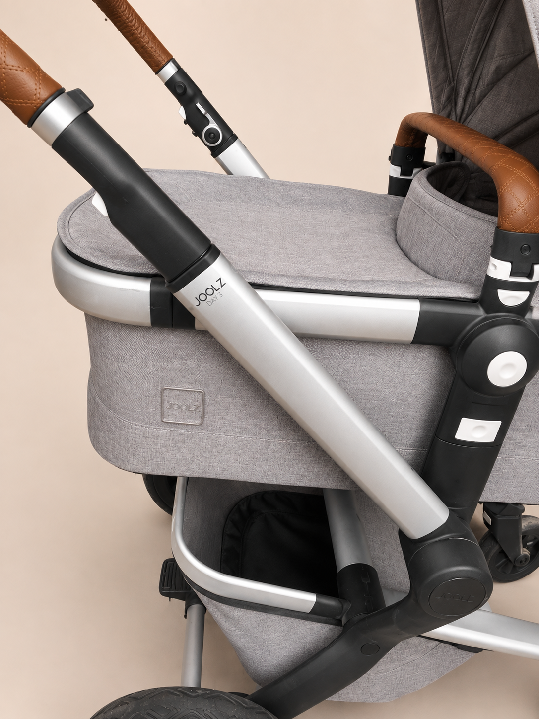 Refurbished Joolz Day 3 Combi Kinderwagen Gorgeous Grijs